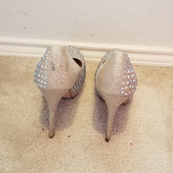 Shoes - Picture 4 of 4